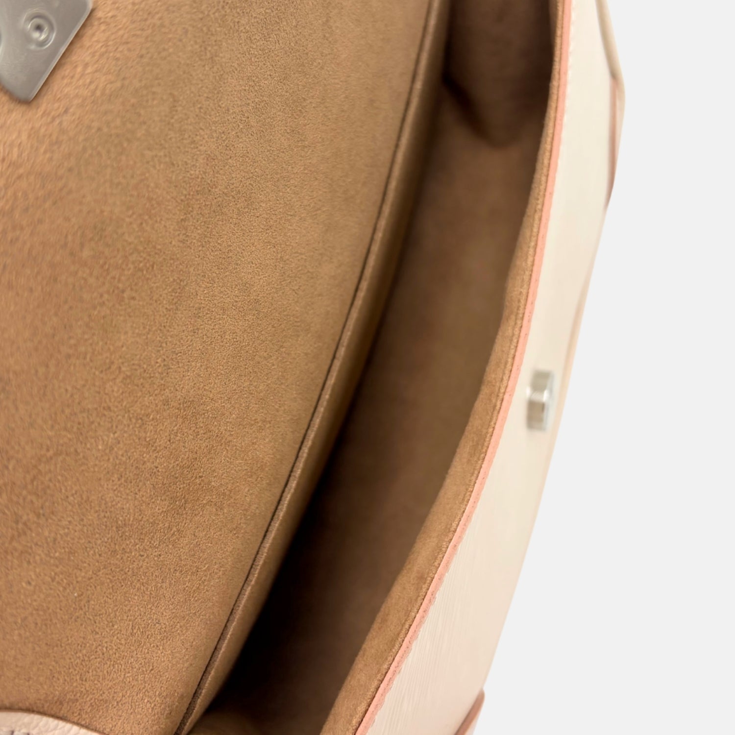 Twist MM Epi Leather Beige