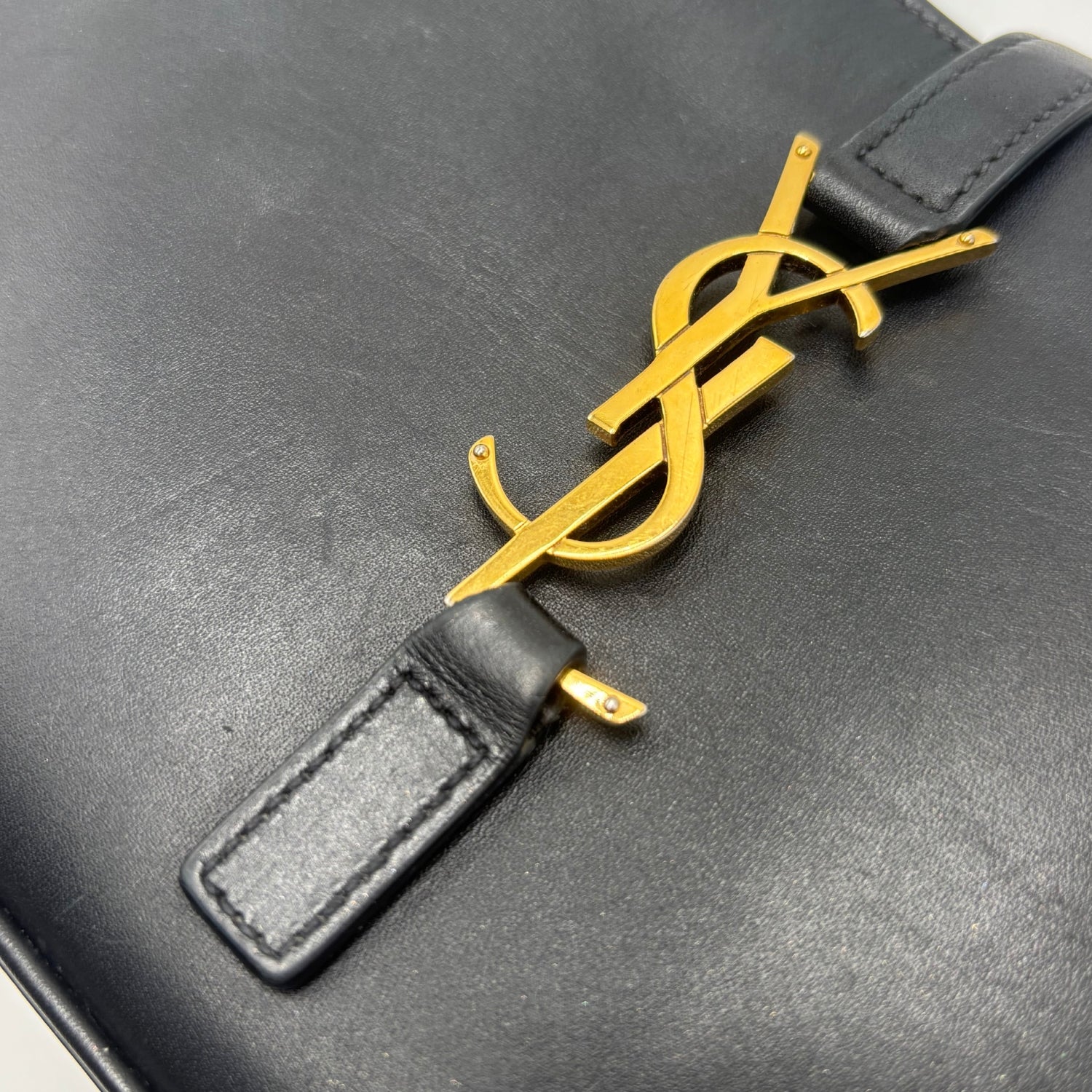 Le 5 à 7 Hobo Bag Black Leather
